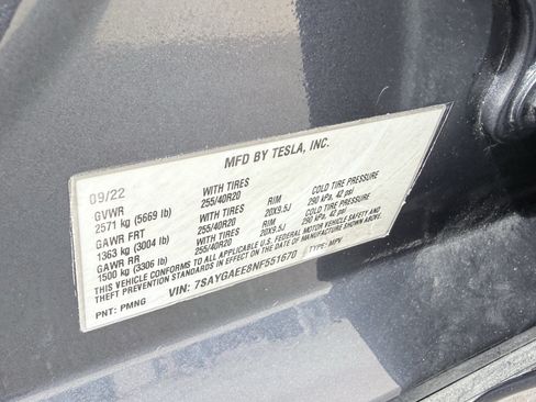Used 2022 Tesla Model Y Long Range AWD/4WD image 32