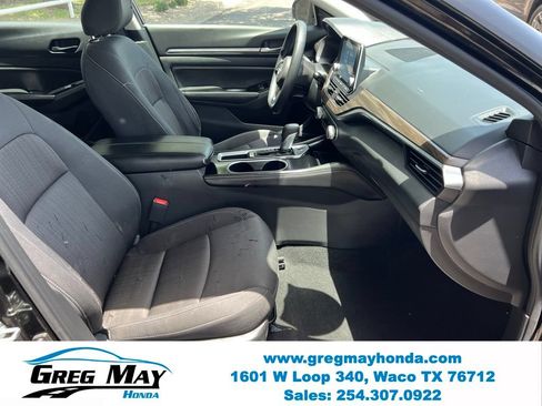 Used 2023 Nissan Altima 2.5 SV FWD image 13