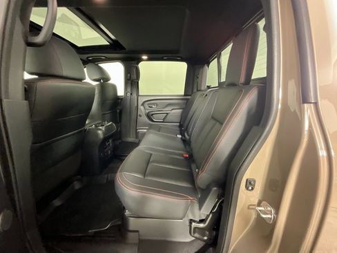 Used 2024 Nissan Titan PRO-4X w/ Pro-4x Convenience Package image 25