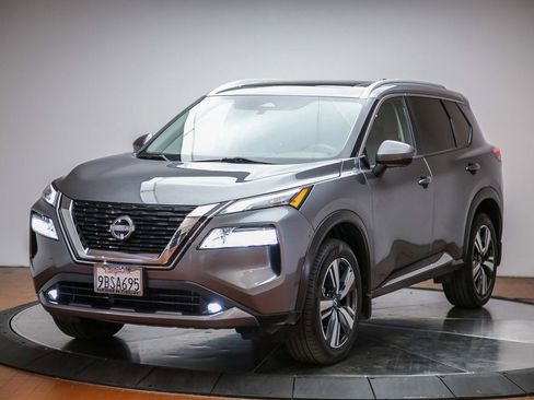 Used 2022 Nissan Rogue SL FWD image 1