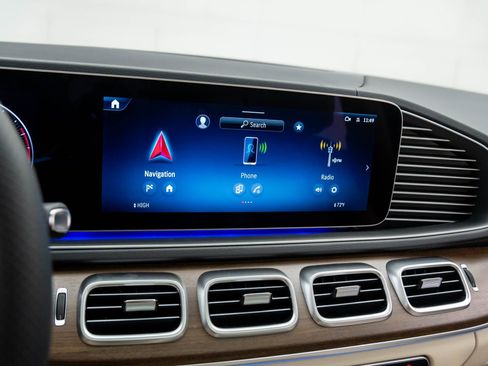 New 2026 Mercedes-Benz GLS 450 4MATIC image 33