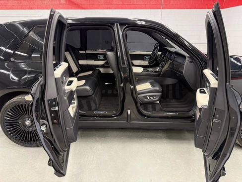Used 2022 Rolls-Royce Cullinan Black Badge w/ Dark Exterior Package image 65