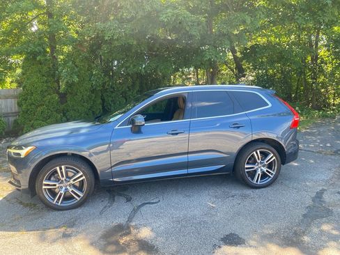 Used 2019 Volvo XC60 T6 Momentum w/ Premium Package AWD/4WD image 2