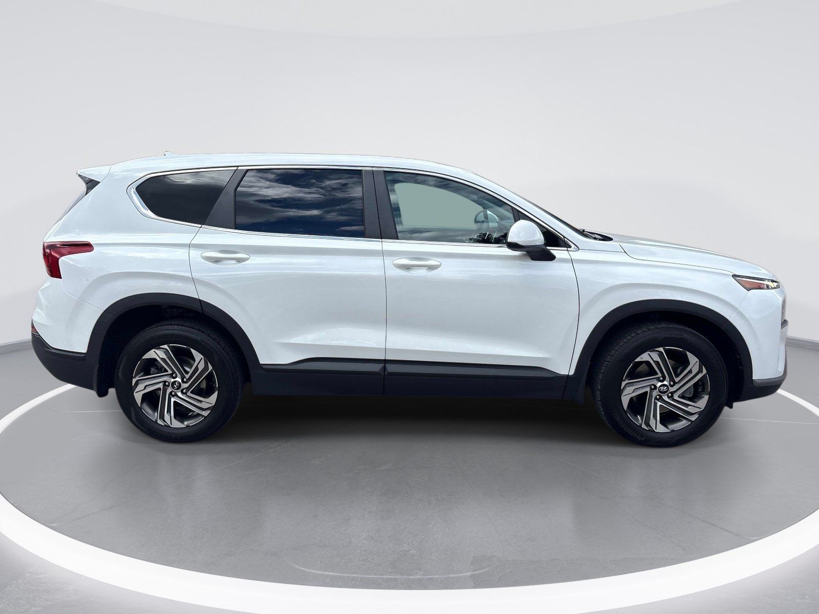 Used 2022 Hyundai Santa Fe SE FWD image 9