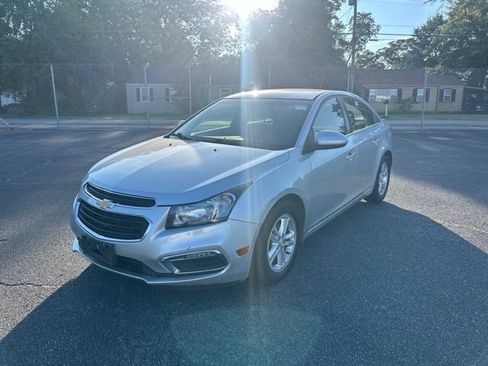 Used 2016 Chevrolet Cruze LT w/ Technology Package FWD image 1