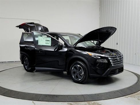 New 2025 Nissan Rogue SV image 9