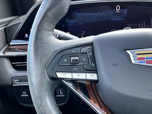 Used 2024 Cadillac Escalade Premium Luxury RWD image 22