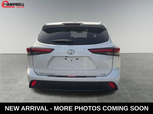 Used 2021 Toyota Highlander XLE image 4