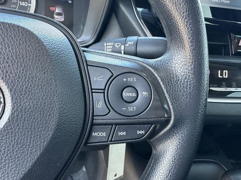 Used 2022 Toyota Corolla LE FWD image 30