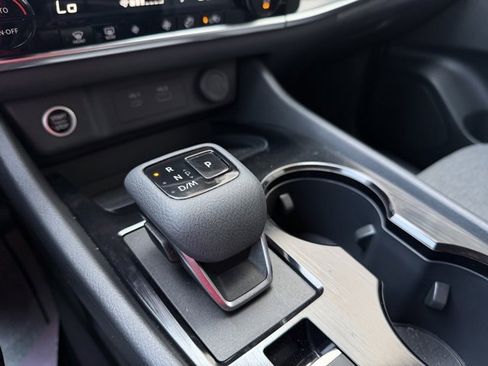 Certified 2023 Nissan Rogue SV image 22