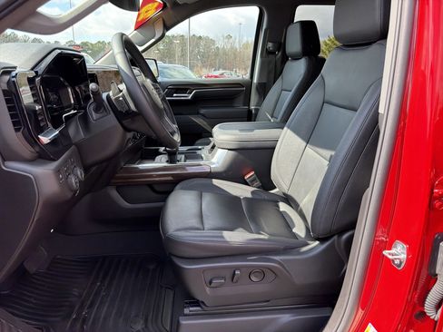 Used 2025 Chevrolet Silverado 1500 LT w/ All Star Edition Plus image 9