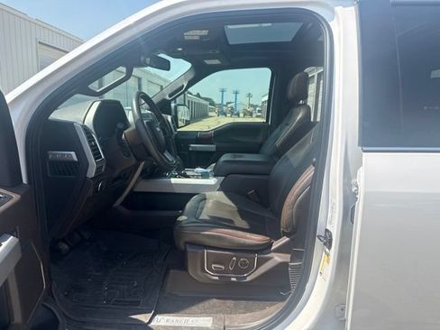 Used 2015 Ford F150 King Ranch w/ Equipment Group 601A Luxury AWD/4WD image 4