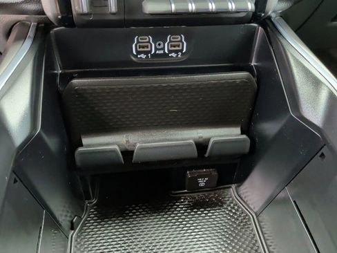 Used 2024 RAM 2500 Laramie w/ Night Edition AWD/4WD image 32