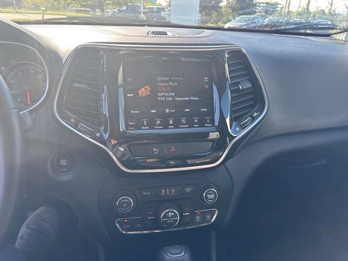 Used 2019 Jeep Cherokee Limited AWD/4WD image 14