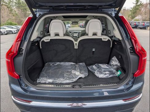 Certified 2024 Volvo XC90 T8 Plus AWD/4WD image 5