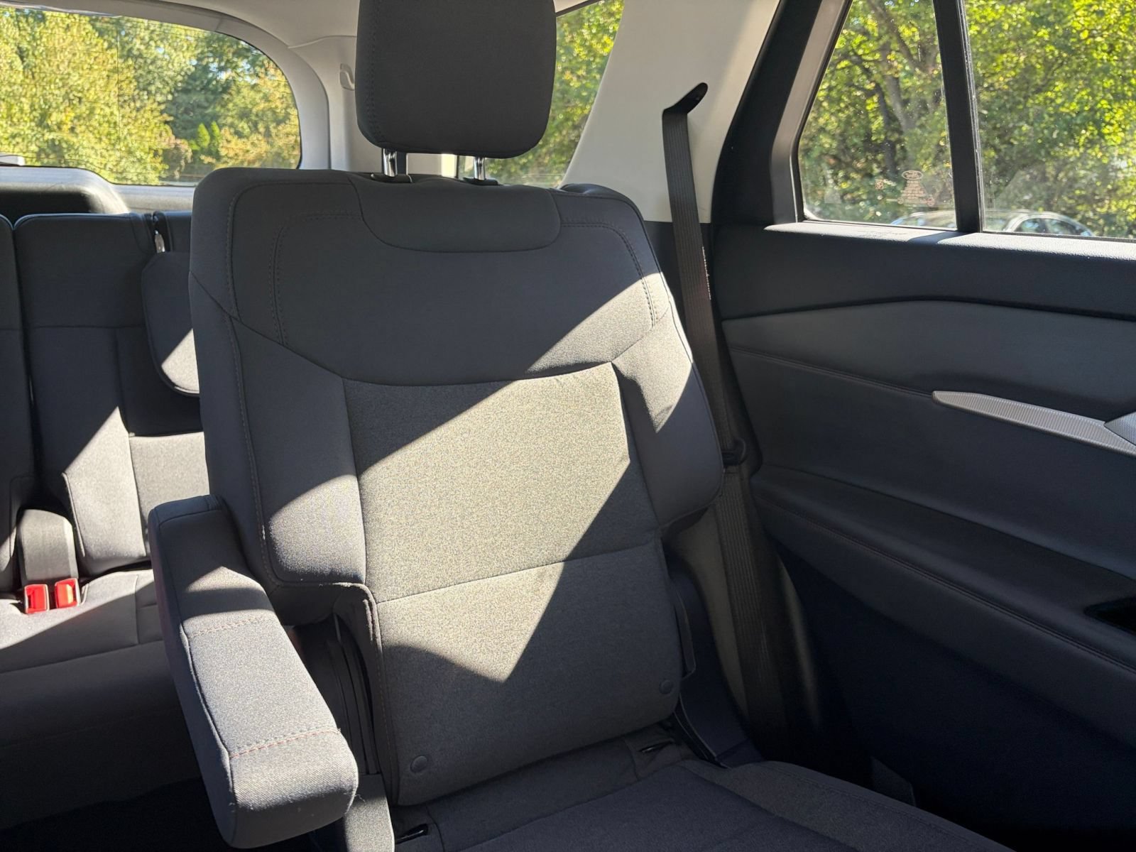 Used 2026 Ford Explorer Active AWD/4WD image 37
