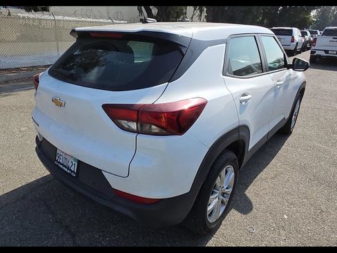Used 2023 Chevrolet TrailBlazer LS FWD image 4