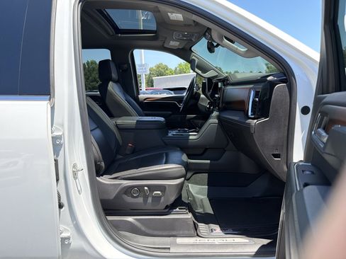 Used 2025 GMC Sierra 2500 Denali w/ Denali Reserve Package AWD/4WD image 31