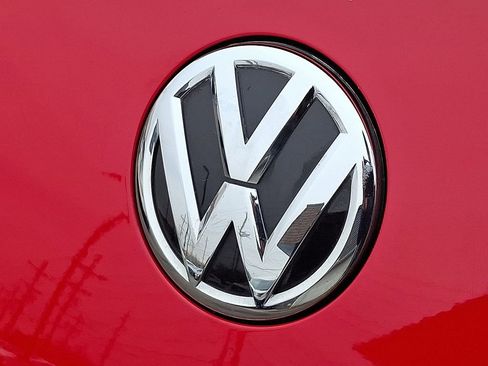 Used 2013 Volkswagen Beetle 2.0T image 25