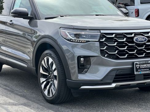Used 2025 Ford Explorer Platinum w/ LUX Leather Package AWD/4WD image 11