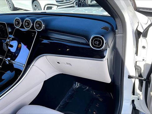 Certified 2025 Mercedes-Benz GLC 300 image 18