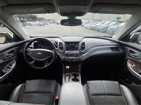 Used 2015 Chevrolet Impala LT w/ Power and Light Package FWD image 12