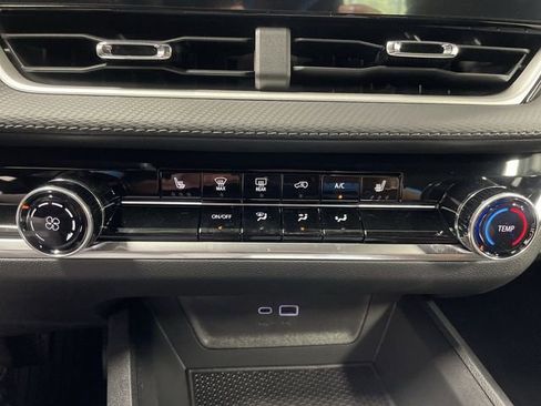 New 2026 Chevrolet Equinox LT AWD/4WD image 19