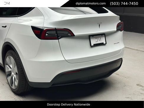 Used 2023 Tesla Model Y Long Range image 15