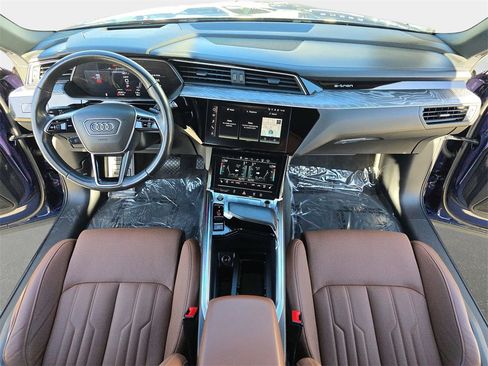 Certified 2022 Audi e-tron Chronos image 9