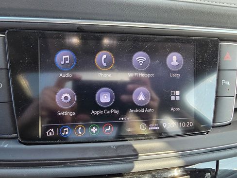 Used 2020 Buick Enclave Essence image 22