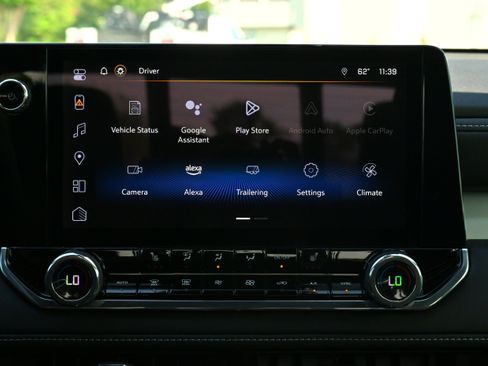 Certified 2024 Chevrolet Colorado LT w/ LT Convenience Package III image 16