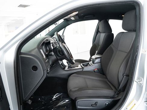 Used 2022 Dodge Charger SXT image 9