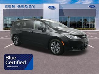 Used 2018 Chrysler Pacifica Limited w/ Advanced Safetytec Group FWD 360° Tour