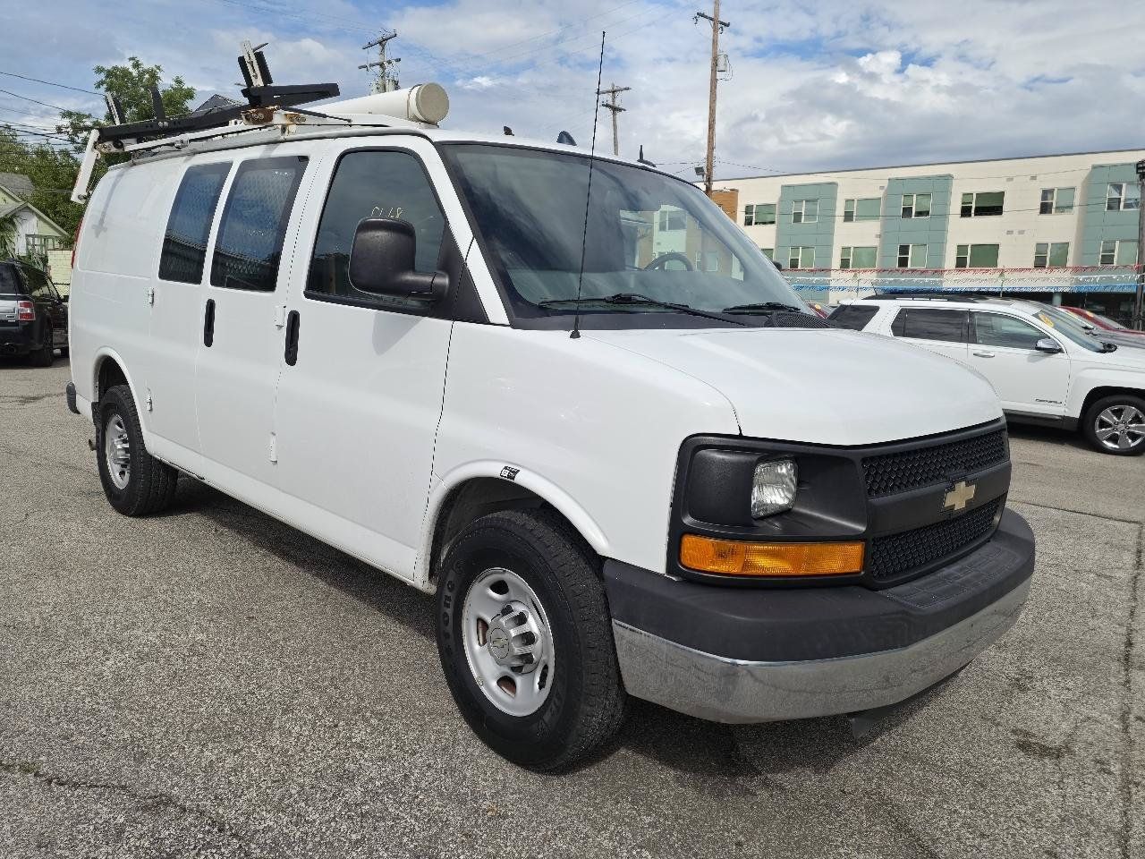 Used 2014 Chevrolet Express 2500 RWD image 3