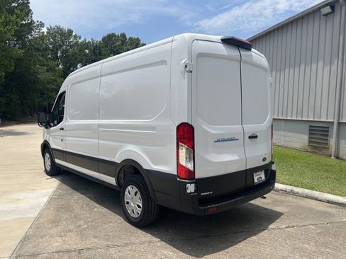 New 2023 Ford E-Transit Medium Roof image 4
