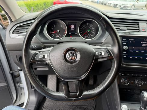 Used 2018 Volkswagen Tiguan SE AWD/4WD image 22
