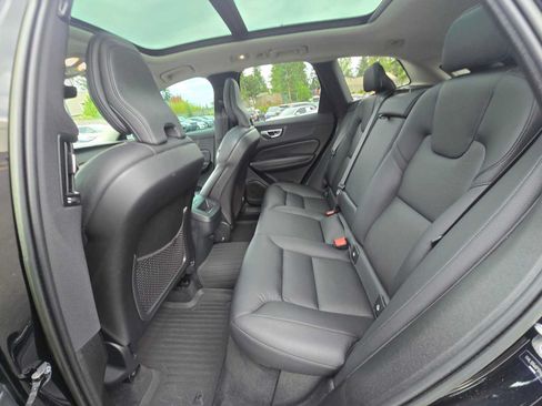Used 2023 Volvo XC60 B5 Plus w/ Climate Package AWD/4WD image 16
