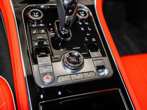 Used 2024 Bentley Continental GT V8 image 35