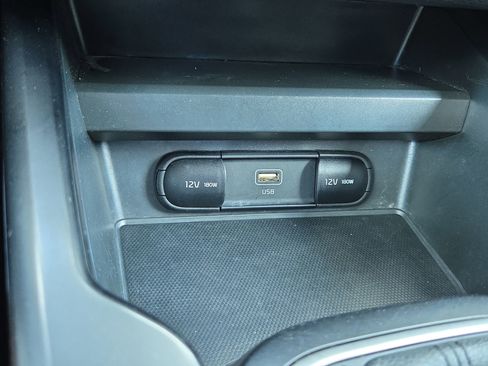 Certified 2023 Kia Soul LX w/ LX Technology Package image 16