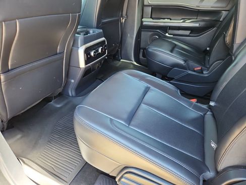 Used 2024 Ford Expedition XLT AWD/4WD image 9