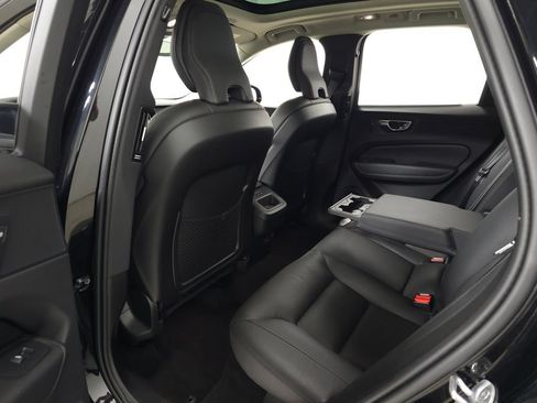 Certified 2025 Volvo XC60 B5 Plus AWD/4WD image 32