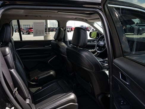 Used 2021 Jeep Grand Cherokee L Limited AWD/4WD image 22
