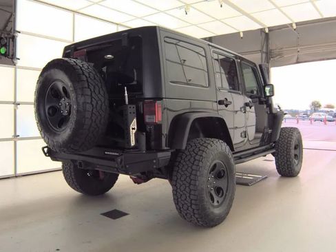 Used 2016 Jeep Wrangler Unlimited Rubicon w/ Connectivity Group AWD/4WD image 2