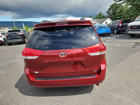 Used 2011 Toyota Sienna LE FWD image 4