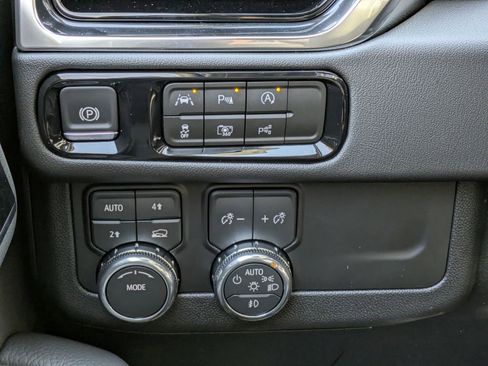 New 2026 GMC Yukon XL Denali w/ Sun & Power Step Package image 17