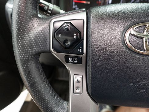 Used 2020 Toyota 4Runner SR5 Premium w/ Moonroof Package RWD image 26