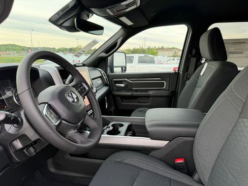 New 2026 RAM 2500 Big Horn AWD/4WD image 10