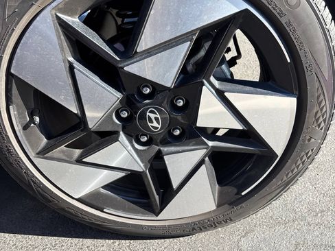 Used 2024 Hyundai Kona Limited FWD image 25