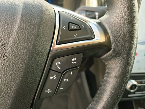 Used 2024 Ford Edge SEL AWD/4WD image 16