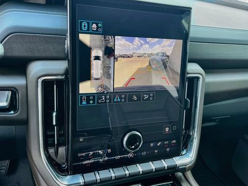 New 2026 GMC Yukon Denali Ultimate AWD/4WD image 9